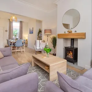 Historic House In The Heart Of Centre With Free Parking Holiday home York
